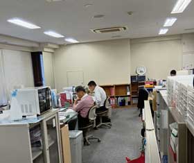 社内